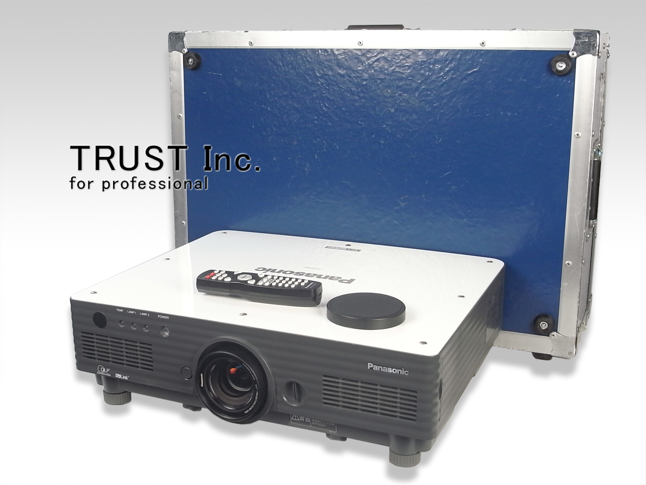 パナソニック DLPプロジェクター(6000lm、XGA) PT-D5700 パナソニック DLPプロジェクター(6000lm、XGA.レンズ無しモデル